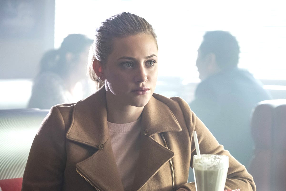 Behind-the-Scenes Riverdale Facts - Lili Reinhart Riverdale Interview