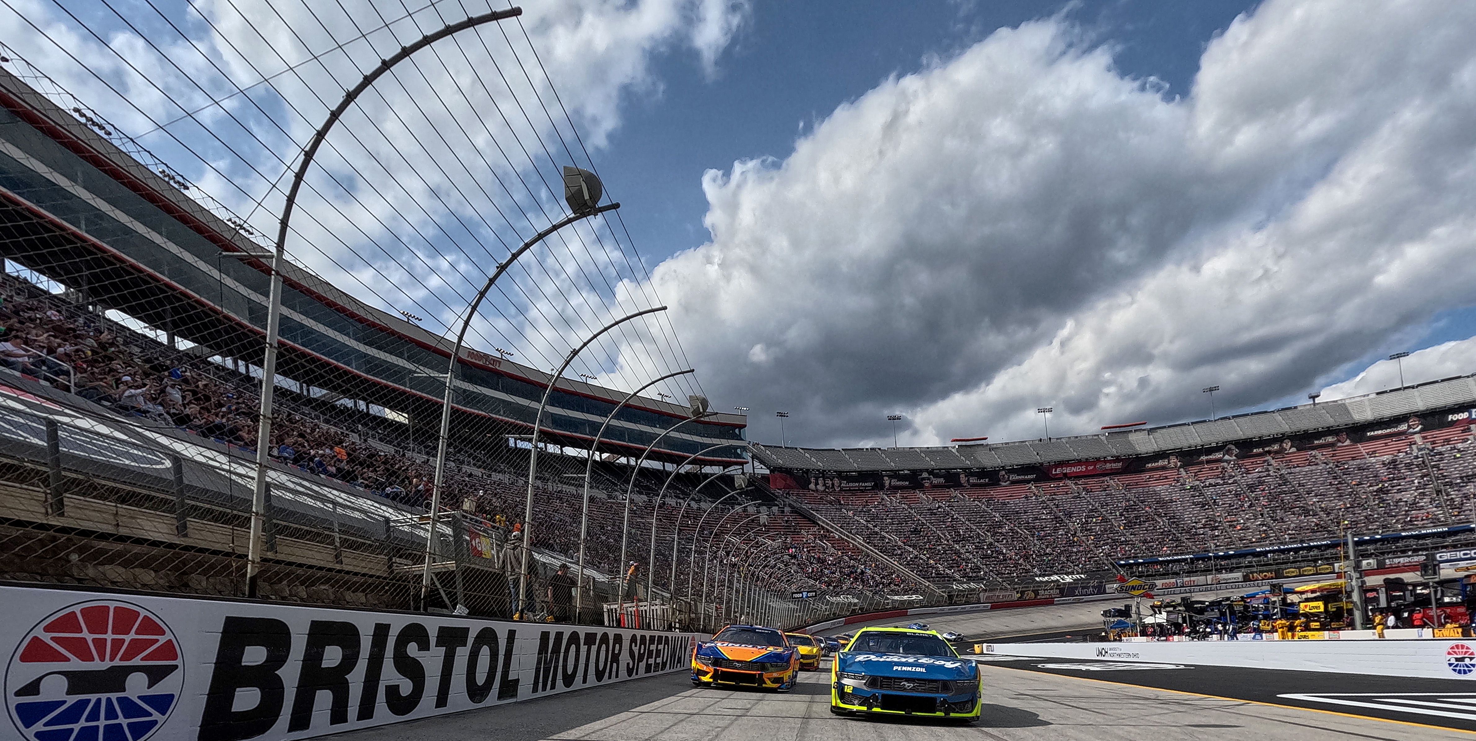 Bristol Motor Speedway Roasted Online Over Graphic Showing Racers Going Wrong Way