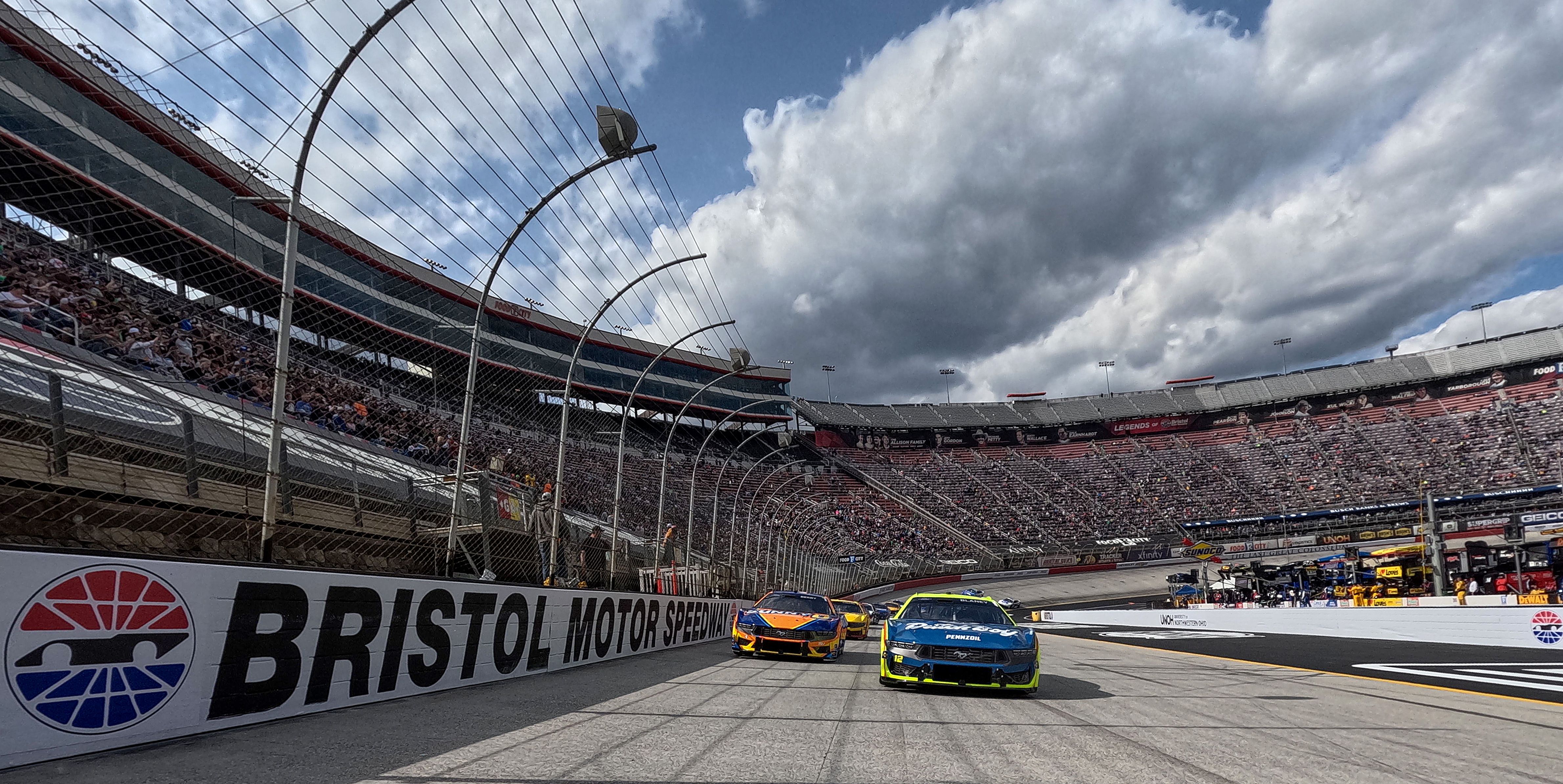 Bristol Motor Speedway Roasted Online Over Graphic Showing Racers Going Wrong Way