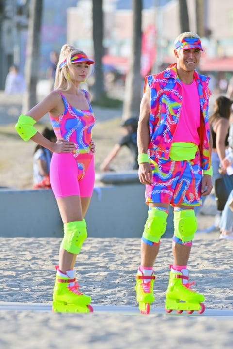 ryan gosling and margot robbie filming barbie