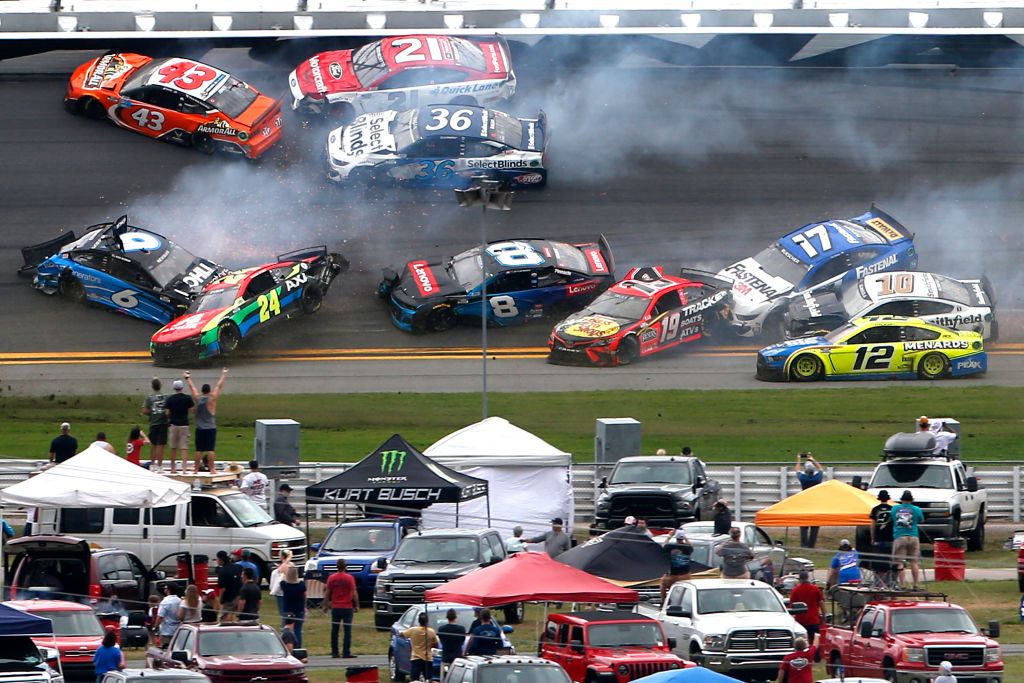 Video Watch The Big One Take Out Many Favorites At Nascar S Daytona 500