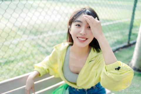 黃曉明世紀同框前女友李菲兒甜喊 曉明哥 整場曖昧互動全被拍 狂踩angelababy地雷 黃曉明世紀同框前女友李菲兒甜喊 曉明哥 整場曖昧互動全被拍 狂踩angelababy地雷