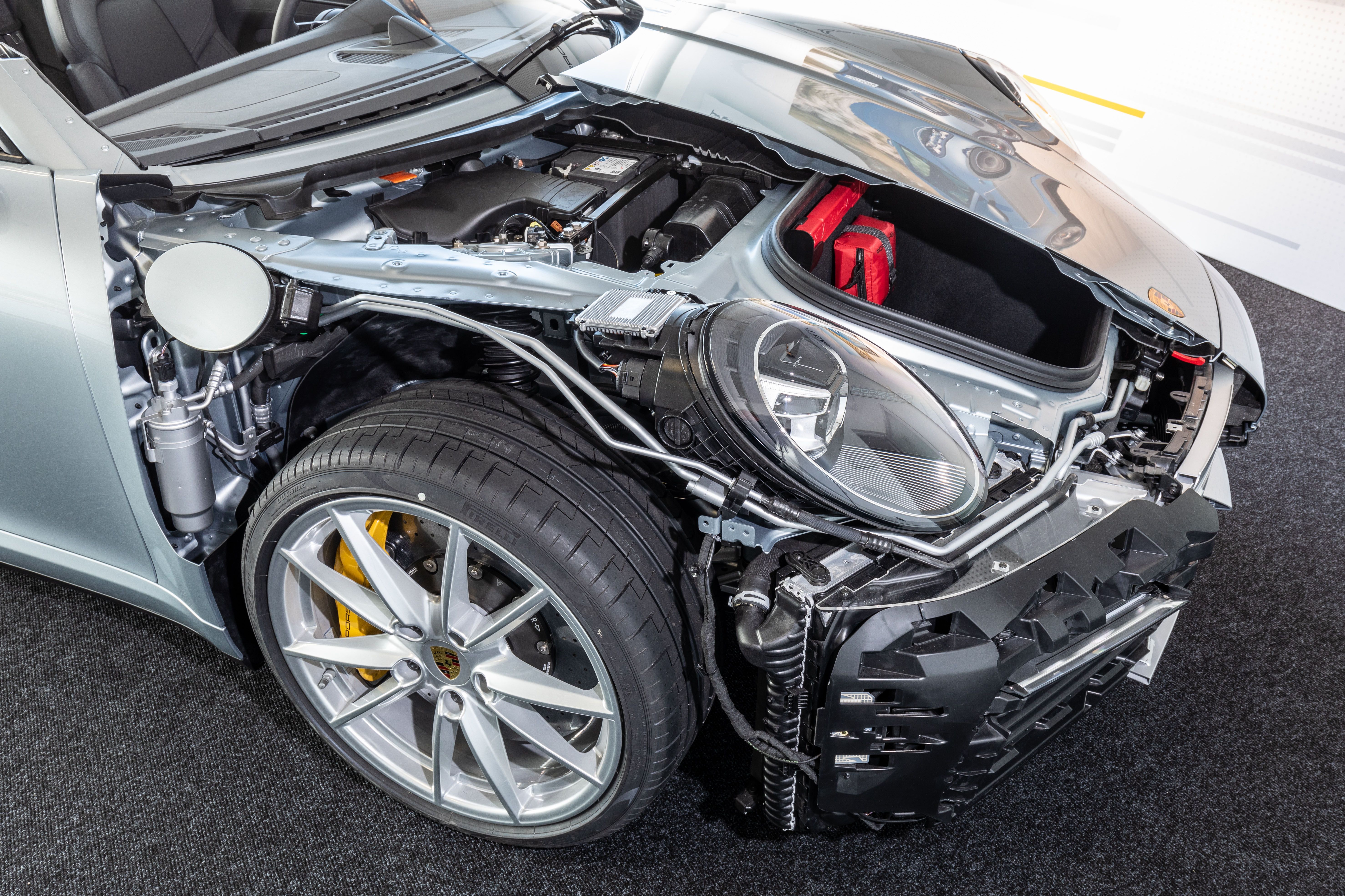 porsche 911 engine location