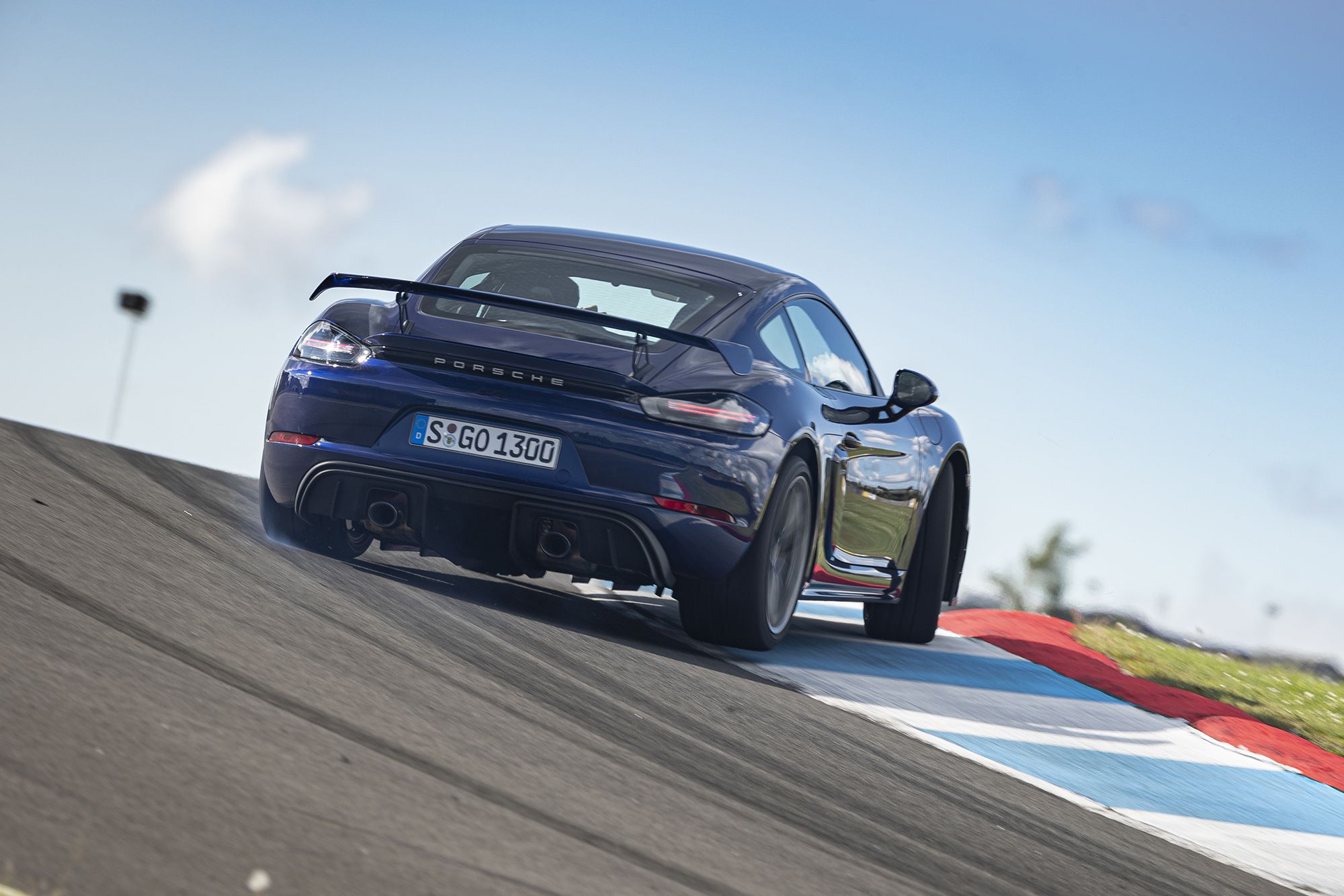 21 Porsche 718 Cayman Gt4 Now Comes With Pdk