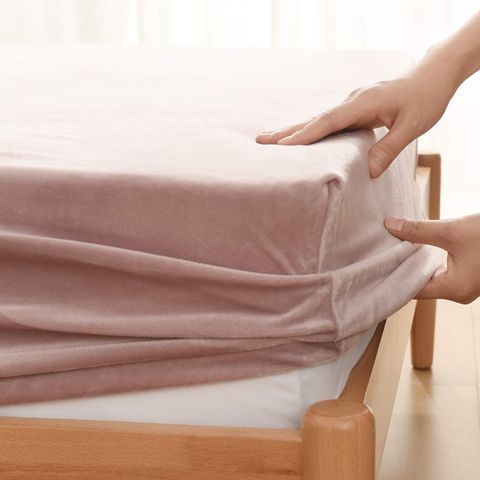 ベッドシーツのおすすめ30選 快適に眠れるベッドシーツの選び方も Elle Decor エル デコ