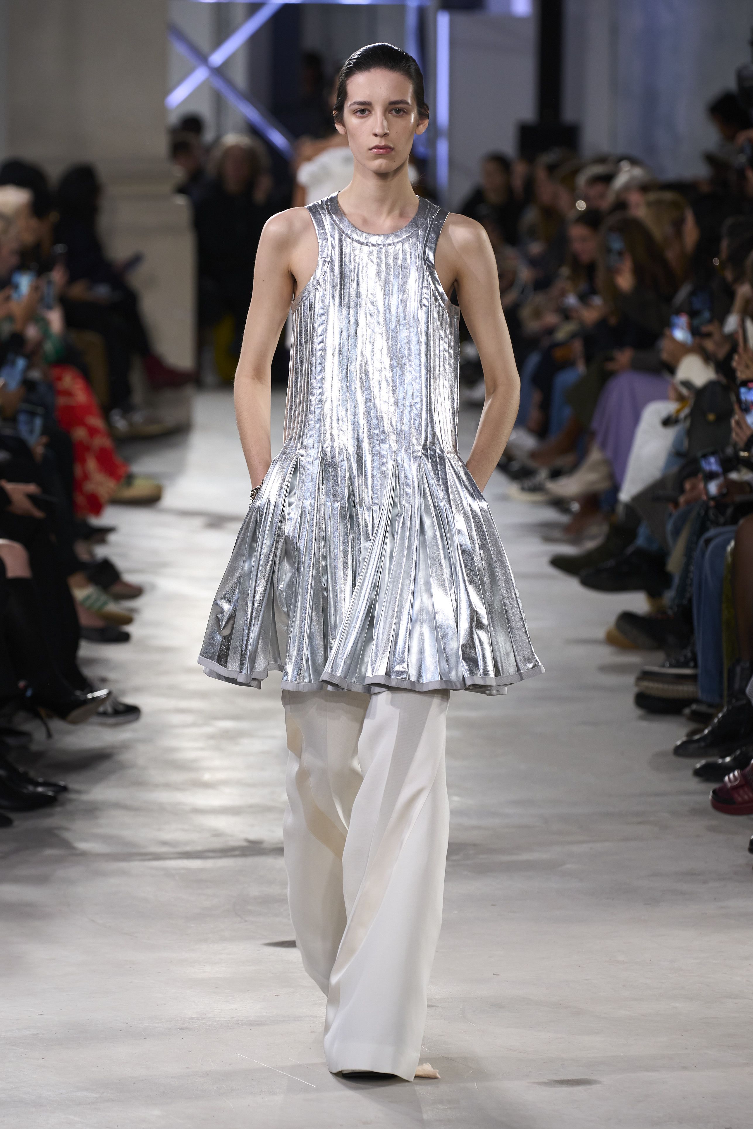 サカイ(SACAI)」2023春夏コレクション | ファッション | ELLE [エル