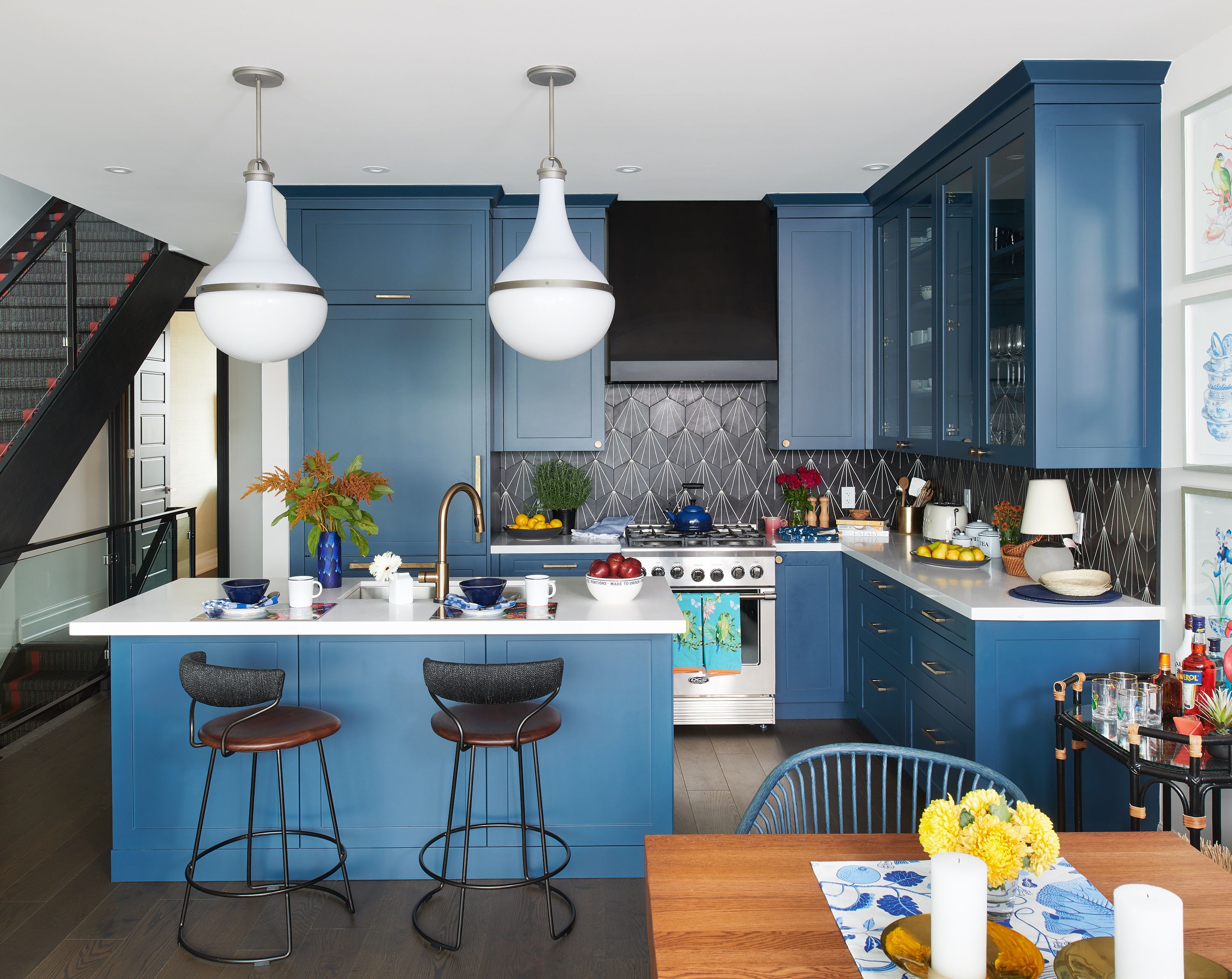 Blue Cabinets And Decor In Kitchen Design, Blue Kitchen Units What Colour Walls
