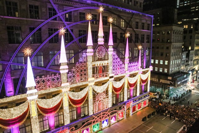 Fifth Avenue Christmas Windows 2022 Saks Fifth Avenue Serves Up Holiday Window Magic