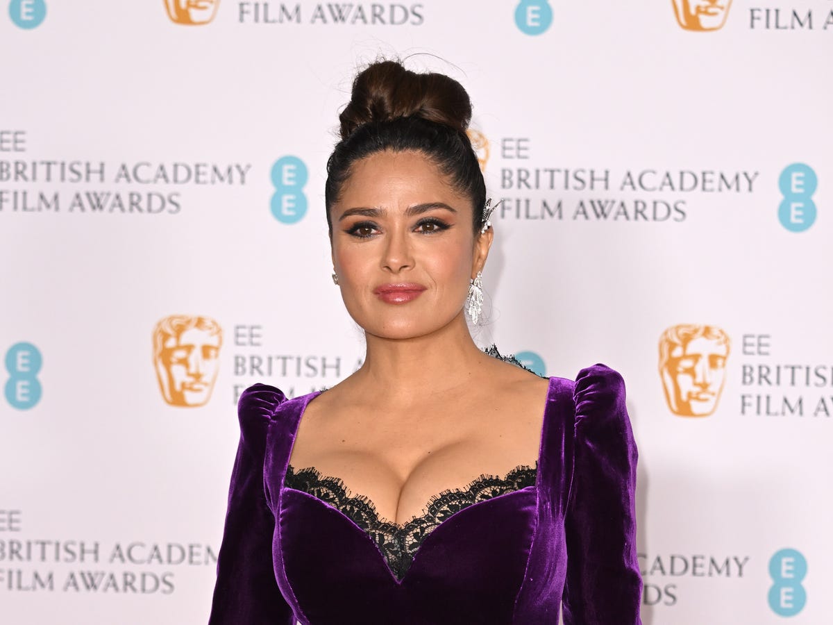 El selfie sin maquillaje de Salma Hayek a sus 55 años El selfie sin maquillaje de Salma Hayek a sus 55 años