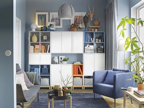 Salón pequeño en tonos azules de Ikea