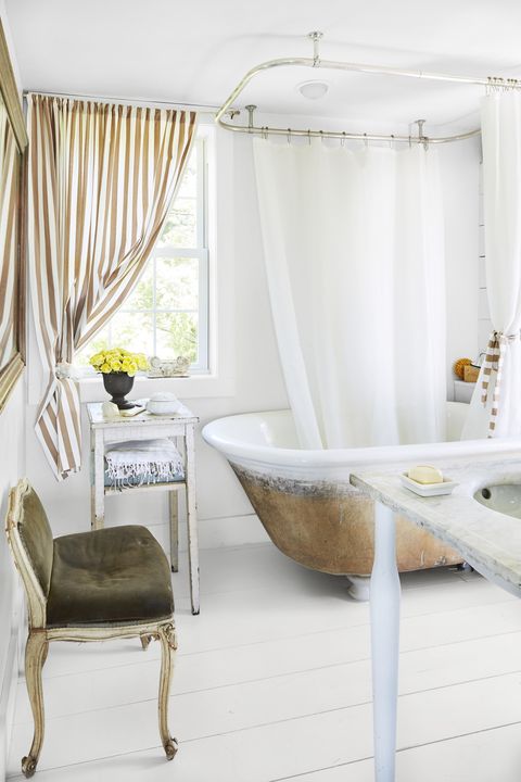 Clawfoot Tub Ideas For Your Bathroom, Claw Tub Shower Curtain Ideas
