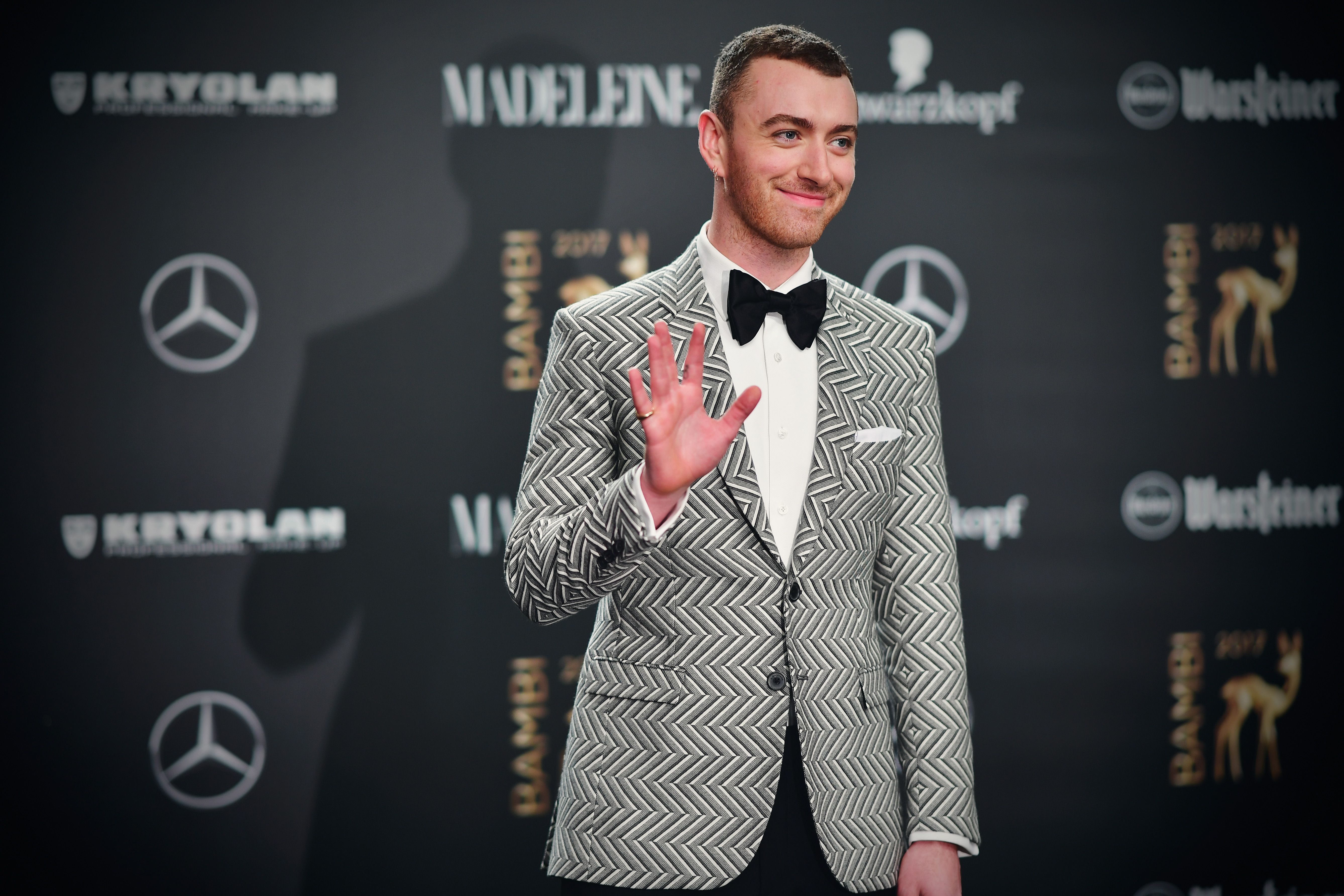 Sam Smith в платье.