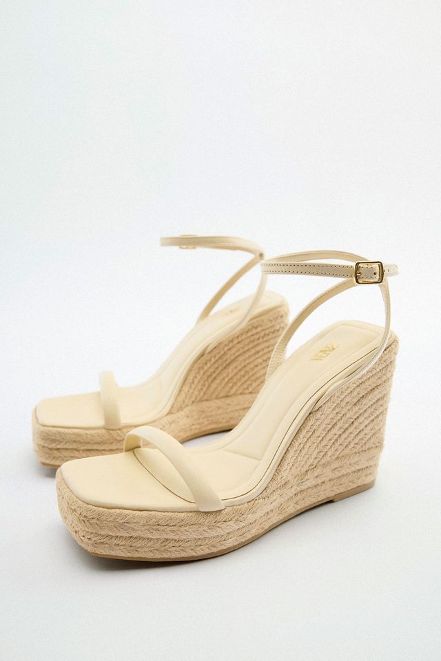 Zara crea las sandalias cuña minimal y