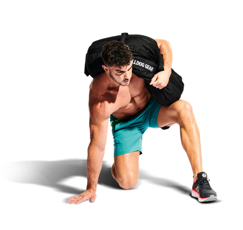 Sandbag get-ups: Een Strongman-oefening voor je benen, rug core