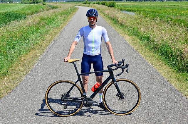 Getest: sets zomerkleding voor op de racefiets - Bicycling