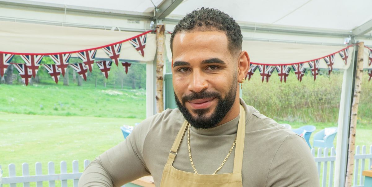 Bake Off stars Sandro and Rebs start speculation they're dating