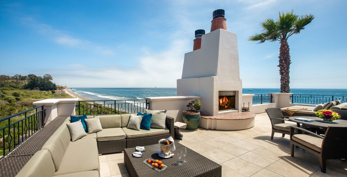 13 Beach House Rentals To Upgrade Your Summer Getaway