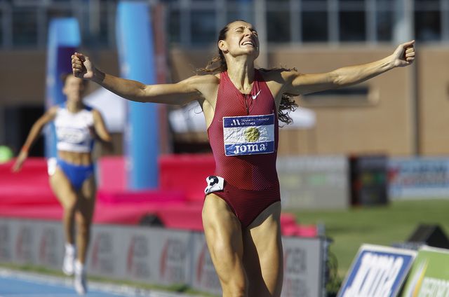 sara gallego pulveriza el record nacional de 400 metros vallas
