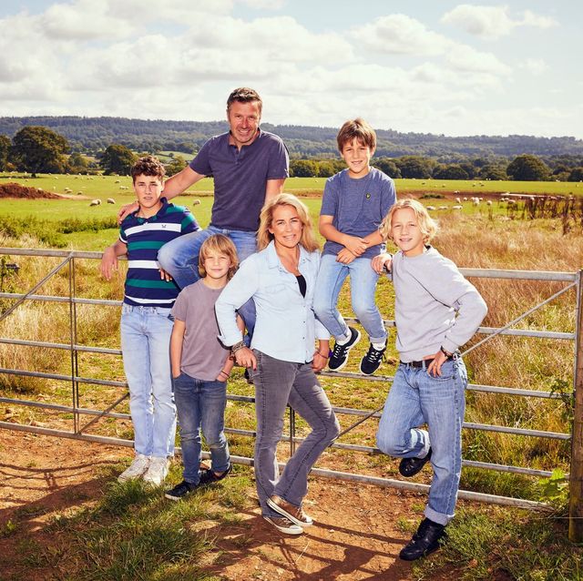 sarah beeny with family for new channel 4 series