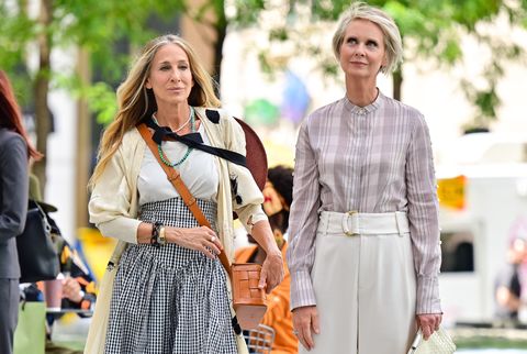 sarah jessica parker and cynthia nixon on the set of and just like that