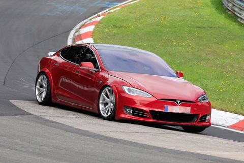 Modded Tesla Model S Porsche Taycan by 20 Seconds at