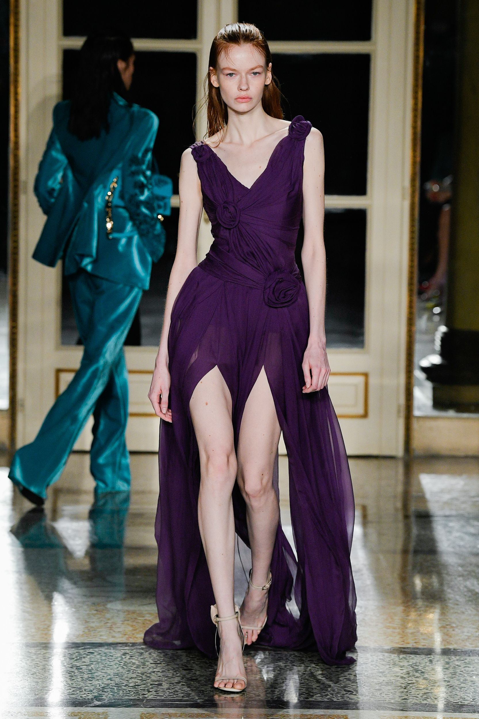 エルマンノ シェルヴィーノ（ERMANNO SCERVINO）2022秋冬コレクション ファッション ELLE ［エル デジタル］