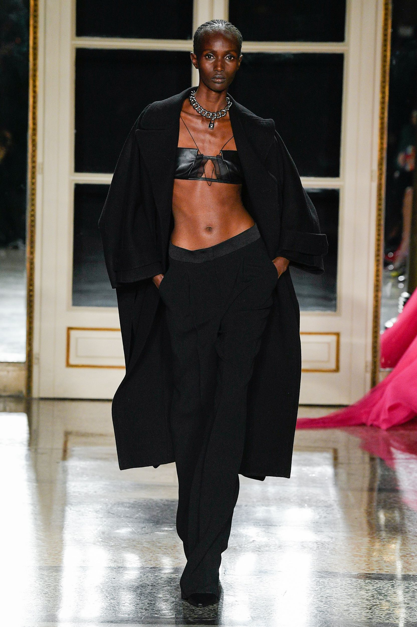 エルマンノ シェルヴィーノ（ERMANNO SCERVINO）2022秋冬コレクション 