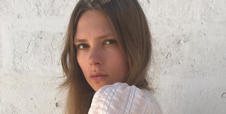 Hair, Face, White, Hairstyle, Beauty, Long hair, Lip, Eye, Brown hair, Layered hair, Hair, Face, White, Hairstyle, Beauty, Long hair, Lip, Eye, Brown hair, Layered hair,