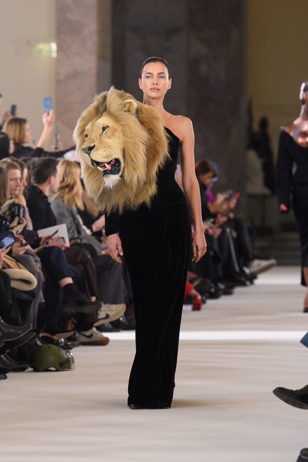 Oh my, lions, leopards, and she-wolves! With his most recent collection for the renowned company, Schiaparelli's creative director Daniel Roseberry set the tone for couture week in a surrealist manner.