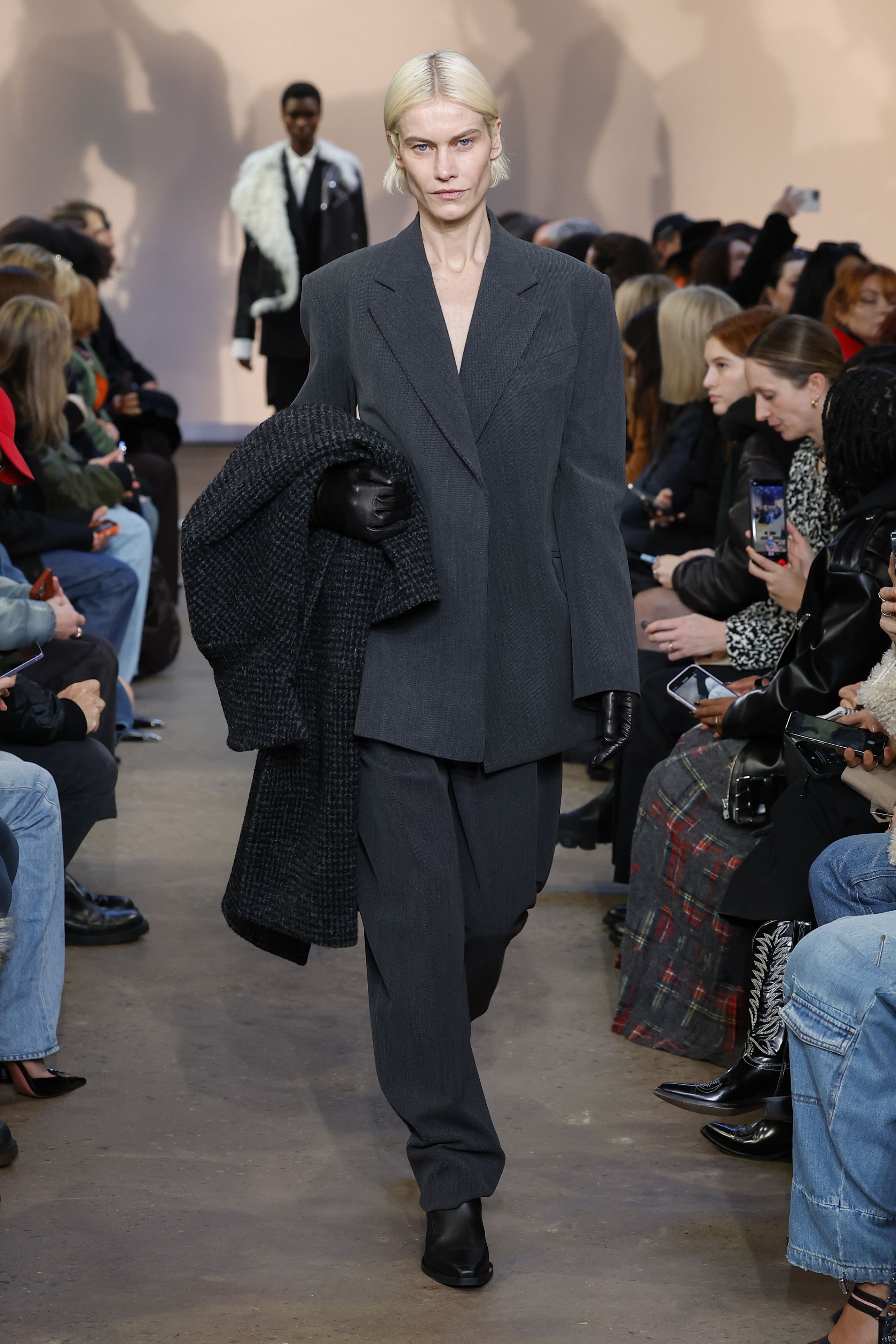 プロエンザ スクーラー（PROENZA SCHOULER）2023秋冬コレクション ファッション ELLE ［エル デジタル］
