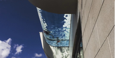 This Sky Pool Is Extremely Terrifying And I Want To Swim In It Very Image