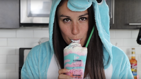 does starbucks still do unicorn frappuccino