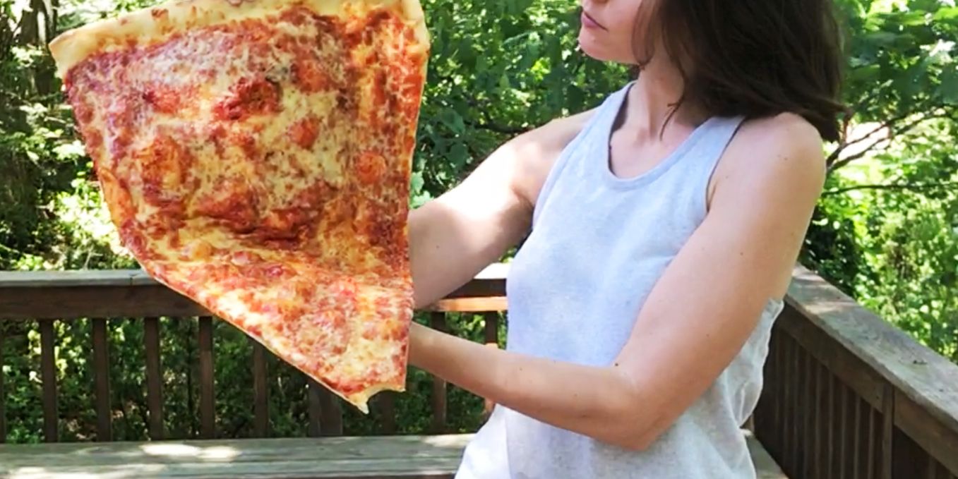 Hangry Pizza Lovers You Need To Know About This 24 Inch Slice