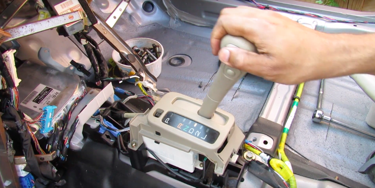 How Transmission Shifters Work - How Automatic Gear Selectors Work