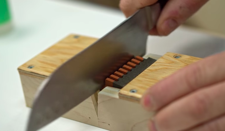 simple knife sharpener