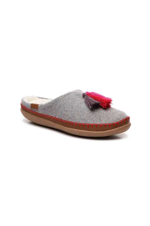 most stylish slippers