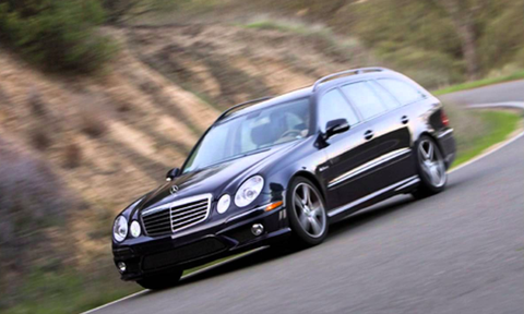Land vehicle, Vehicle, Car, Luxury vehicle, Automotive design, Mercedes-benz, Rim, Personal luxury car, Sedan, Mercedes-benz e-class, 
