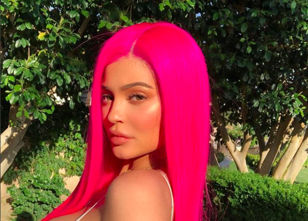 where does kylie jenner buy her wigs