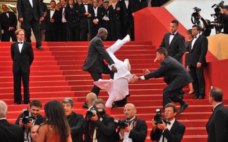 Jason Derulo Did Not Fall Down the Steps at the 2020 Emmys