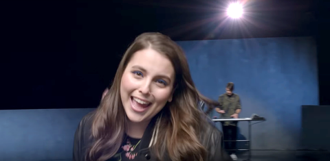 See All The Famous Women Who Made Cameos In Maroon 5 S Girls Like