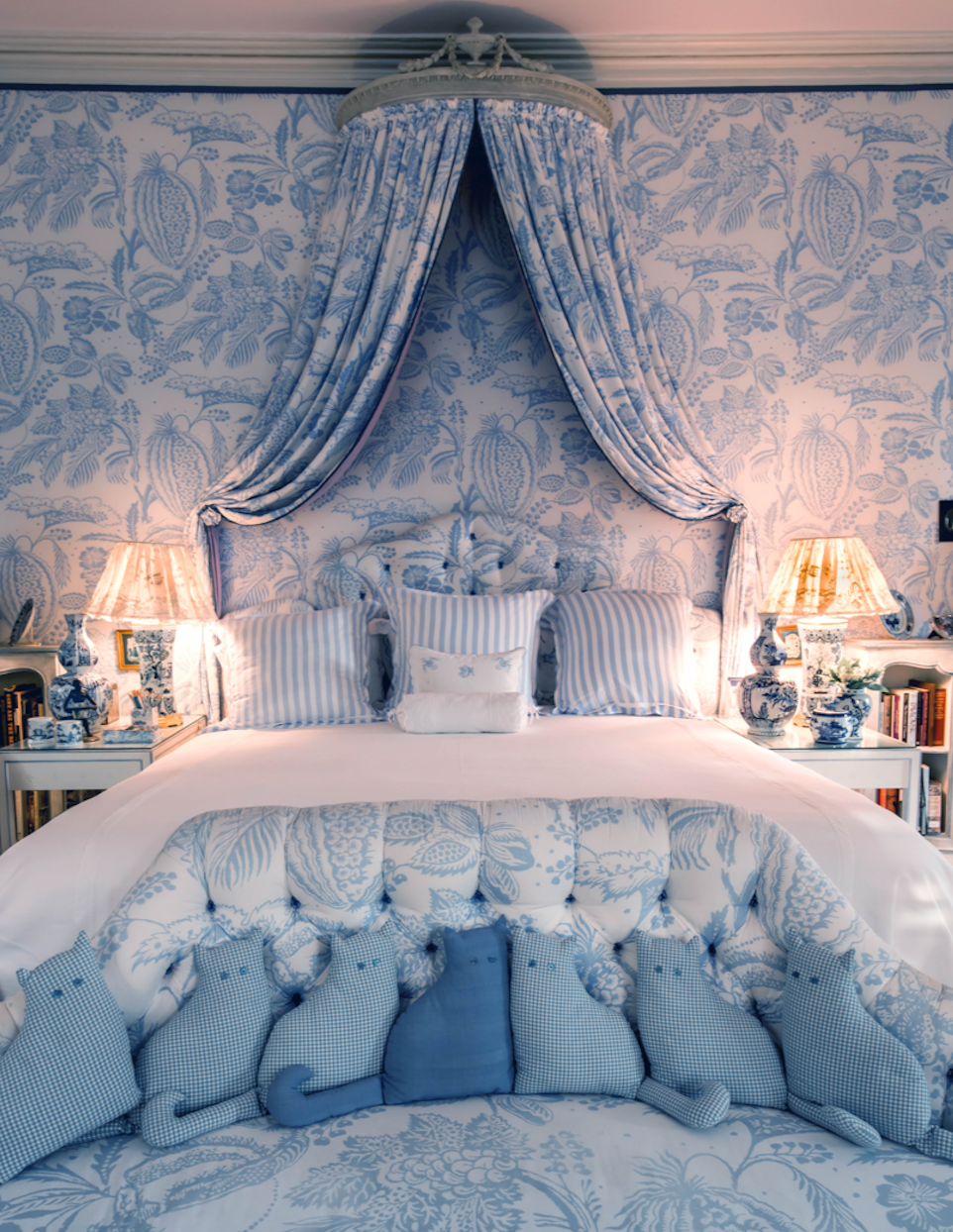 Bedroom, Blue, Bed, Room, Furniture, Interior design, Canopy bed, Property, Bedding, Bed frame, 