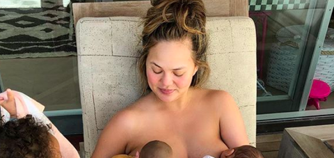 Nude Pregnant Breastfeeding - Chrissy Teigen Shuts Down Mommy Shamers Over Breastfeeding ...