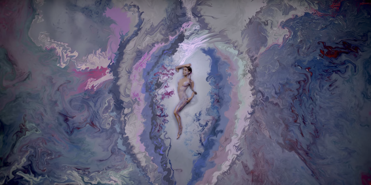 What It Was Like Body Painting Ariana Grande — Artist Alexa Meade Talks