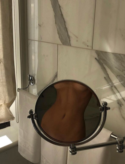 Toilet, Plumbing fixture, Bathroom, Room, Toilet seat, Mirror, Plumbing, Toilet, Plumbing fixture, Bathroom, Room, Toilet seat, Mirror, Plumbing,
