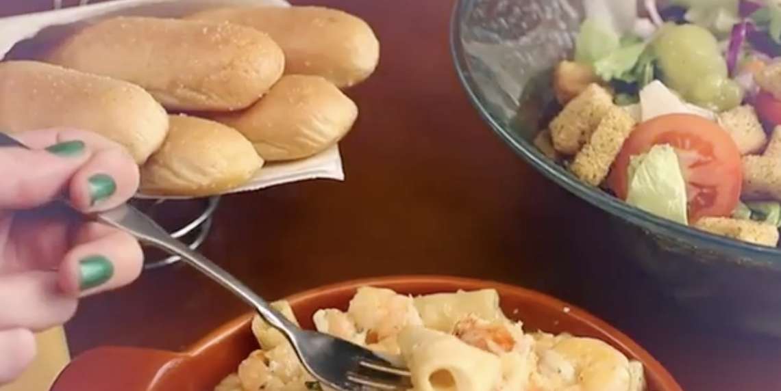 Olive Garden S New Lobster Shrimp Mac Cheese Is Here Olive