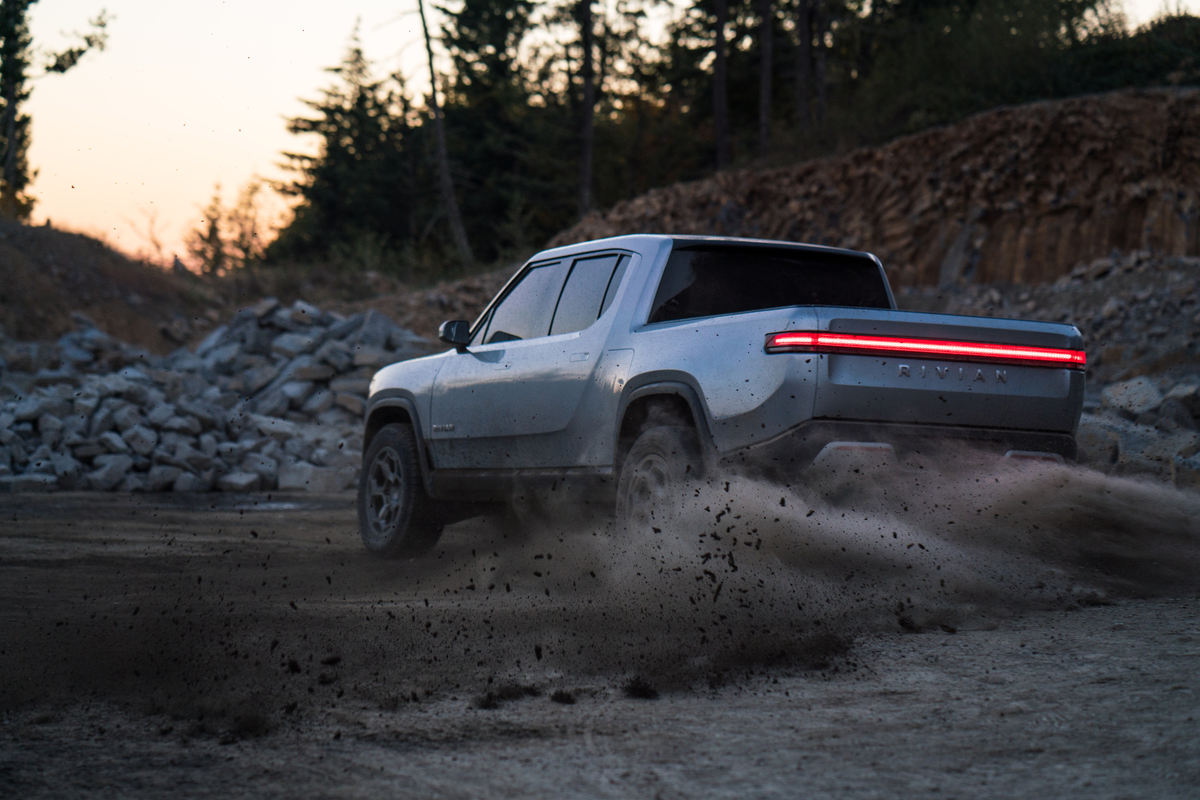 2020 Rivian R1T - Electric Pickup Truck Promises 400 Miles of Range