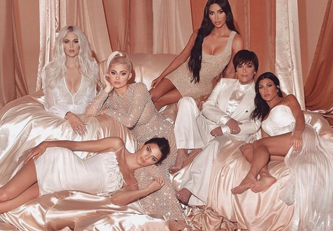 Keeping Up With The Kardashians Promo Pic Photoshop Fail
