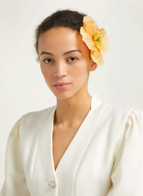 Hair, White, Beauty, Yellow, Skin, Hairstyle, Hair accessory, Chin, Forehead, Headpiece, Hair, White, Beauty, Yellow, Skin, Hairstyle, Hair accessory, Chin, Forehead, Headpiece,