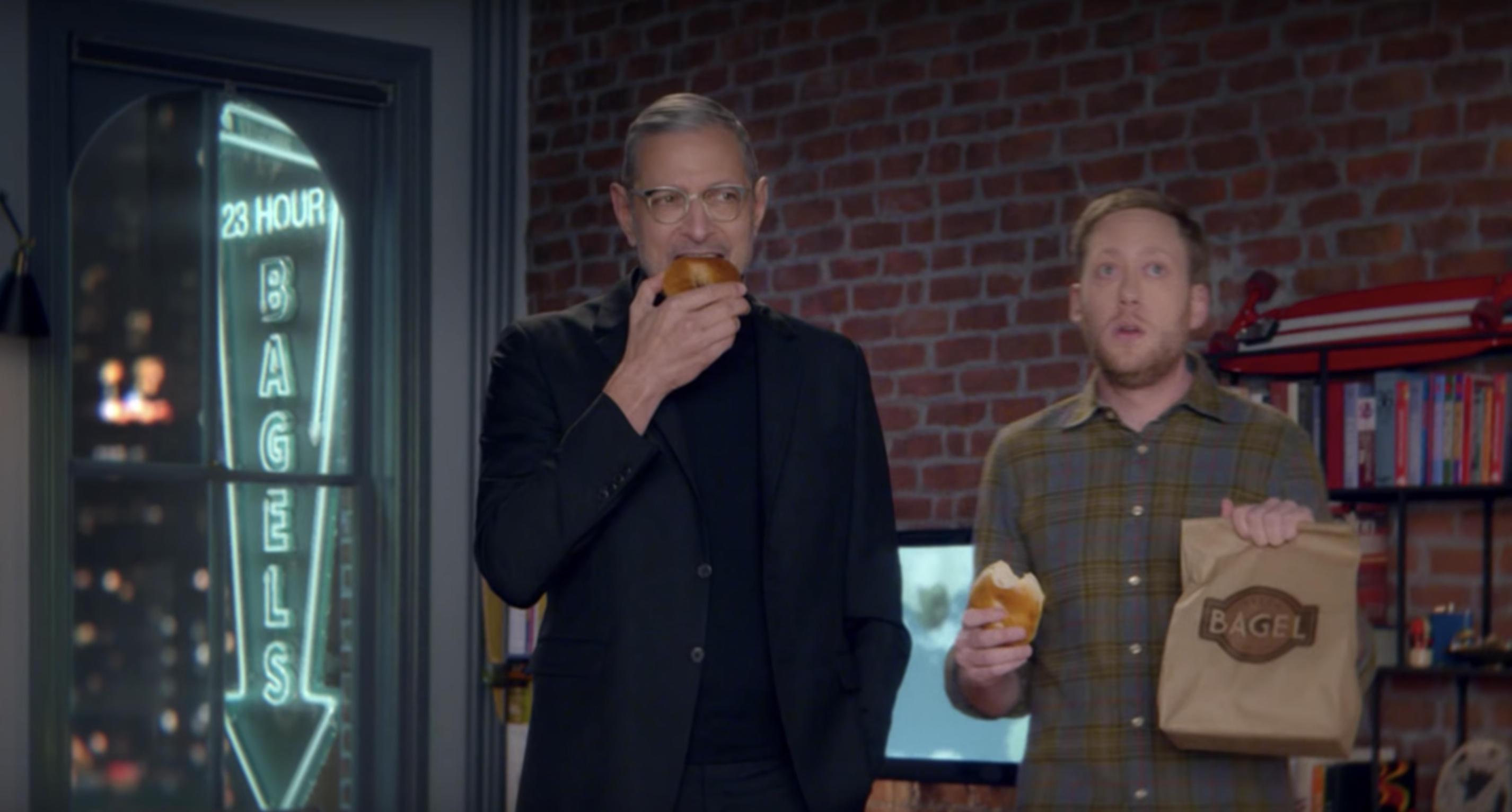 Jeff Goldblum Eats A Bagel The Wrong Way In Apartments Com Commercial