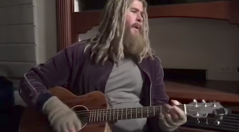 Thor The Avengers Porn - Watch Fat Thor Play Johnny Cash's Hurt in a Scene Cut From ...